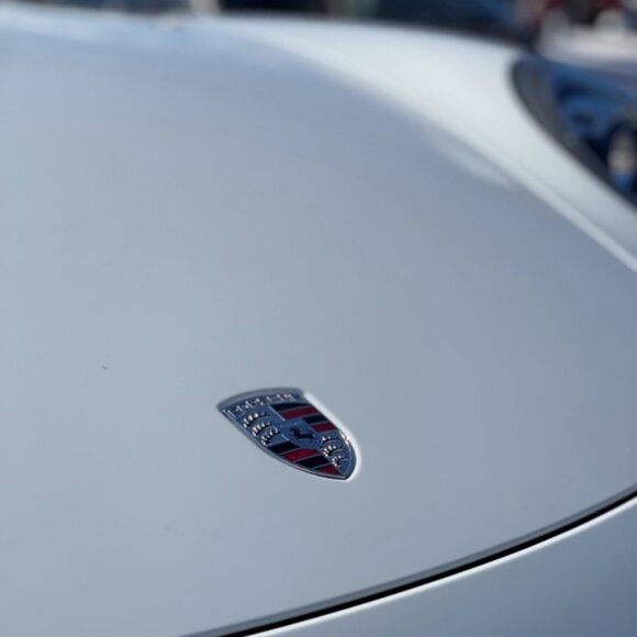 NWT PORSCHE refinished livery hood crest BLACK RED SILVER new - Picture 4 of 4